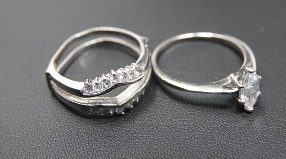 Size 10  Sterling 2 Ring Wedding Set with CZ's - image 5