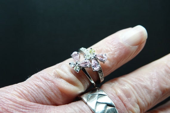 Size 4.75 Pink and White CZ Flower Ring - image 4