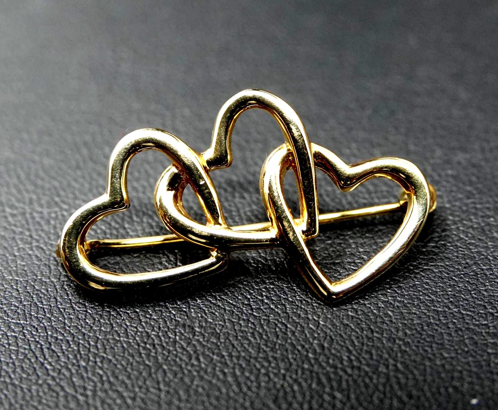 Tiffany & Co 18K Gold Open Hearts Pin Circa 1984( Pouch and Box