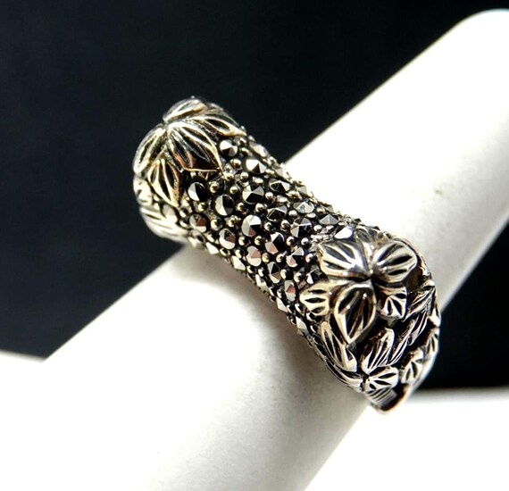 Size 7 3/4  Sterling Statement Ring - image 2