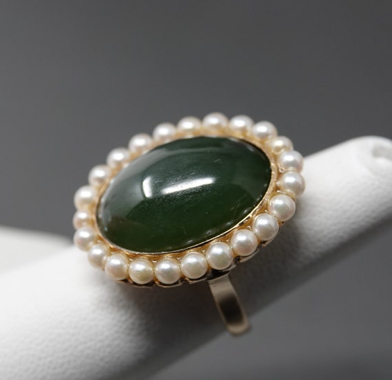 Size 5.5 ** 14K Gold Jade and Pearl Ring - image 2