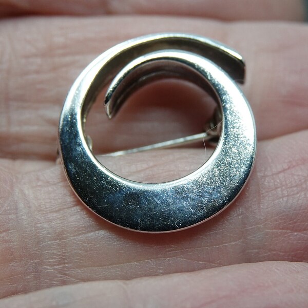 David Anderson , Norway  Sterling Circle Pin