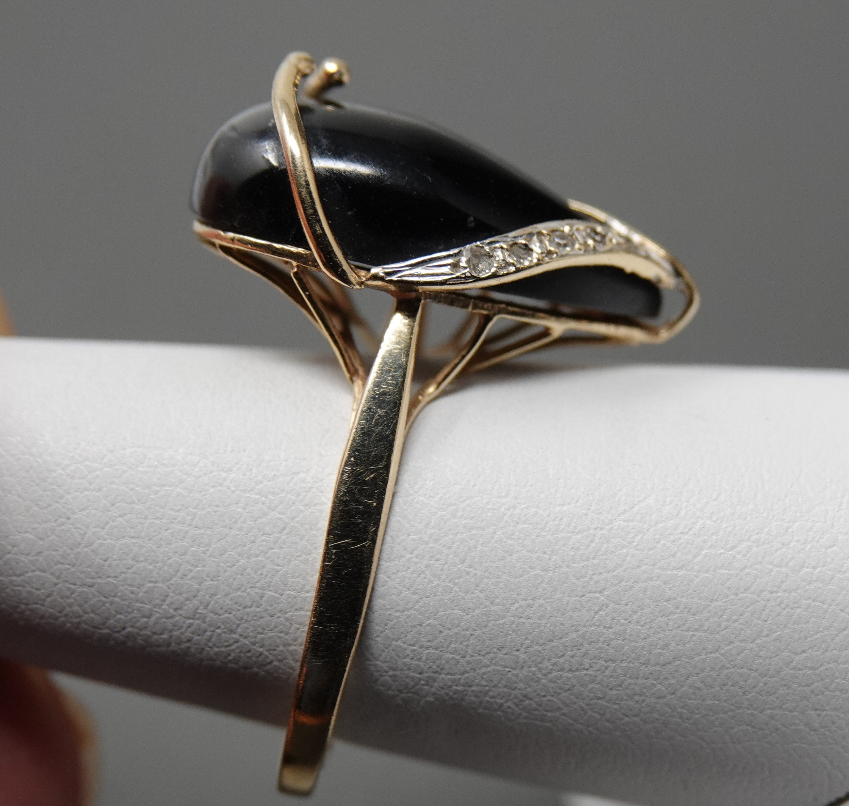 Size 8.25 to 8.5 Max 14K Gold Onyx and Diamond Ring - Etsy