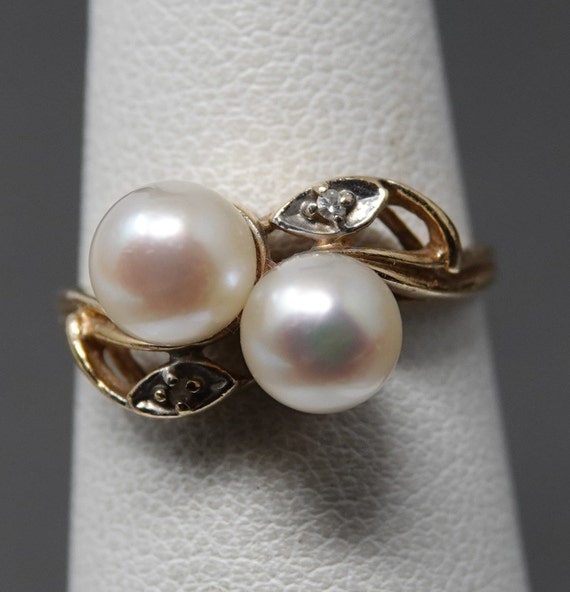Size 5.5 ** 14K Double Pearl Double Diamond Ring