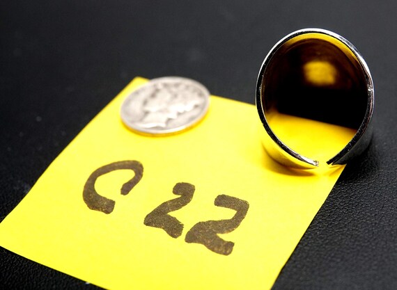 Size 7 (adjustable to larger size) Wide Statement… - image 6