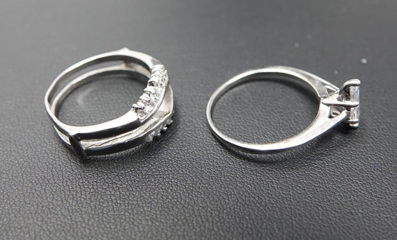 Size 10  Sterling 2 Ring Wedding Set with CZ's - image 6