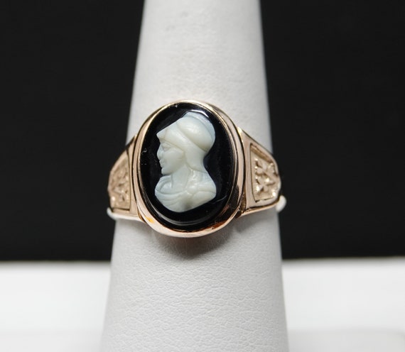 Size 7 Antique 14K Gold Cameo Ring - image 1