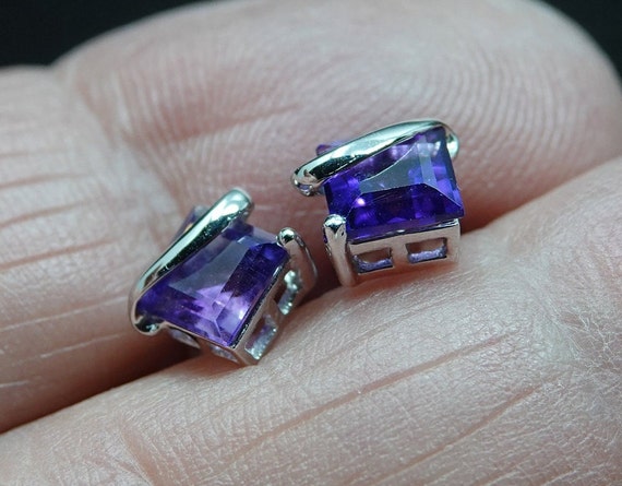 14K White Gold With Amethyst Stud Earrings - image 4