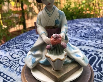 Vintage Gorham Porcelain Panda Music Box: Mom & Baby, Plays Love