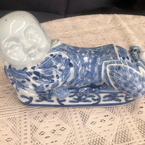 Vintage Chinese Blue and White Porcelain Ceramic Pillow 1960s Excellent Condition