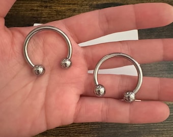 Grotere diameter titanium hoefijzer ronde barbell met interne schroefdraad ASTM F136 titanium: 8G 7G 5G