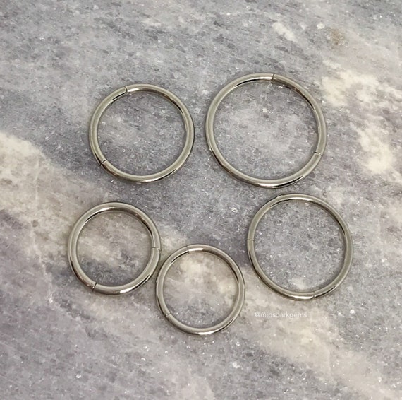 Choose From 20 Colors Hinged Segment Ring Titanium Clicker Astm