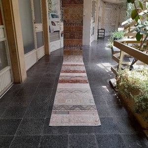 Vintage Oushak Runner Rug: Handmade Turkish Wool Kilim (2'x18')