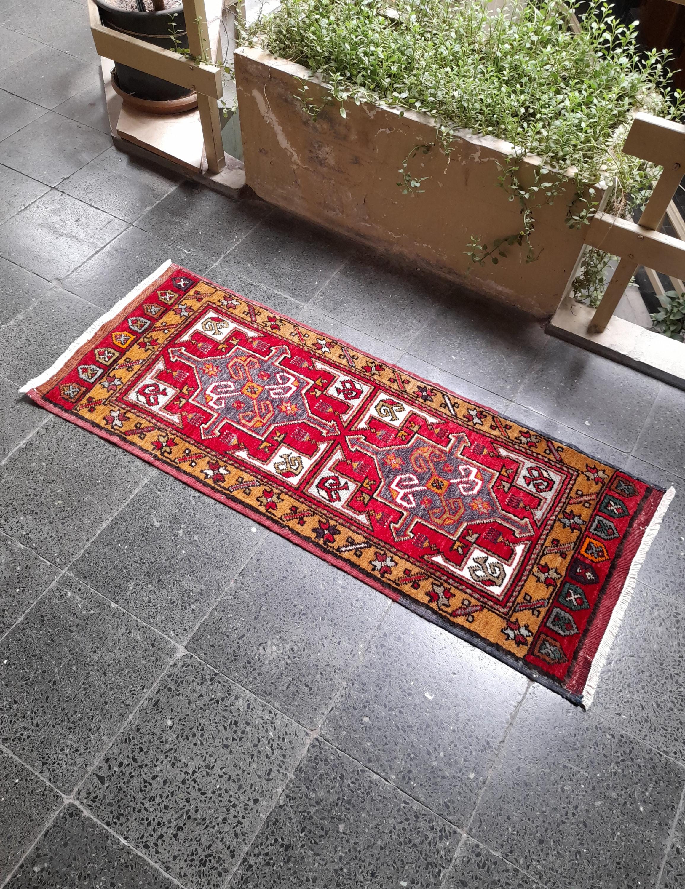 ヴィンテージ　トルコ製ランナーラグ 2x5 ヴィンテージ トルコ製ランナーラグ：手織りウール、レッド