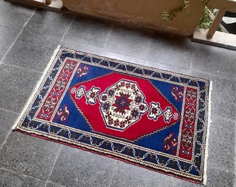 Handmade Wool Anatolian Rug: Vintage Medallion Design, 2.1x3.4 ft