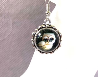 Beautiful Wide Eyed Owl Image on these 14mm Medallion Earrings