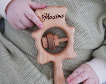 Cool, a new model!!! Personalized baby rattle, made of natural wood.