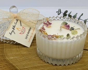 Luxury scented soy candle with Crystals in beautiful dlass jar with lid, Handmade gift for her, Sustainable housewarming gift