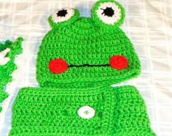 Baby Photo Prop, Crochet Frog Hat and Diaper Cover, Green Frog Photo Prop, Diaper Cover and Hat, Crochet Frog Baby Gift, Handmade.