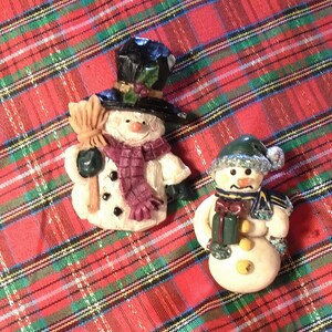 Vintage Resin Snowman Pins, One Snowman with Top Hat, One Snowman with Stocking Cap and Blue Glitter, Vintage Winter Pins, Christmas Pins.