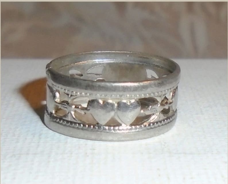 Heart and Arrow Design Antique Hearts Wedding Band Sterling Silver Cupid Arrow Design Ring. 1920s Art Nouveau Cut Out Band Ring