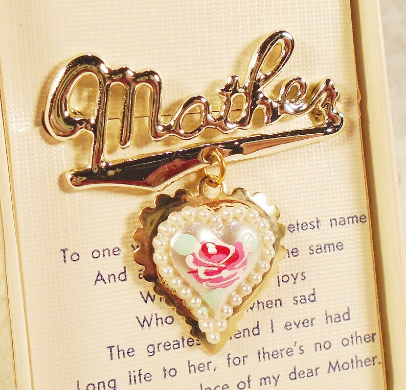 Gold Mother Brooch 1940s Brooch In Original Box Mother/'s Day Gift. Pearl Heart Dangle Hand Painted Pink Rose Vintage Mother Brooch