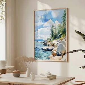 Stampa artistica ad acquerello del Lago Tahoe, dipinto di paesaggio estivo con pini e massi, decorazione da parete con cielo azzurro, regalo per un viaggio nella natura