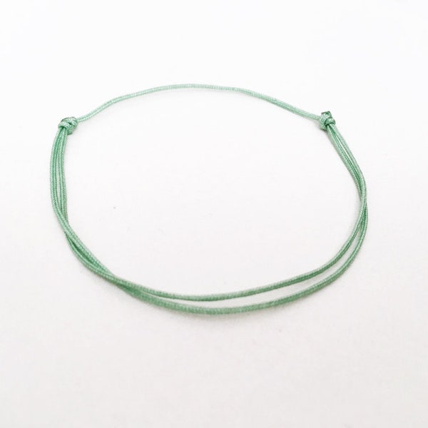 Bracelet cordon VERT CLAIR Bijou porte bonheur minimaliste