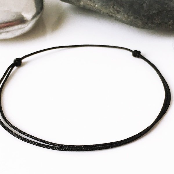 Bracciale cordino NERO Portafortuna minimalista