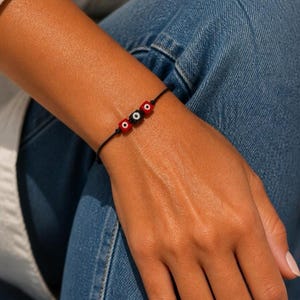 Bracelet 3 perles carrées contre le mauvais œil en verre Cordon noir réglable Bijou matiasma grec