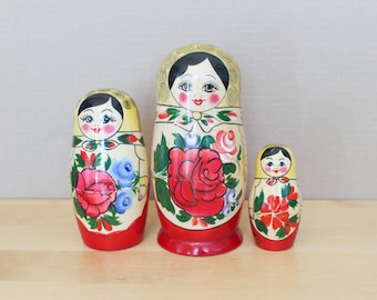 3 WOODEN DOLLS Russian Vintage/ 3 Nesting Dolls, Matryoshka Wooden Dolls, Painted with Floral Pattern/ Russian Folk Art/ Ussr