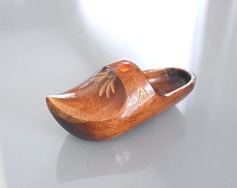 WOODEN ASHTRAY Vintage/ Small CLOG_ Wooden Ashtray with Carved Pattern/ Vintage Home Accessory/  Latvia