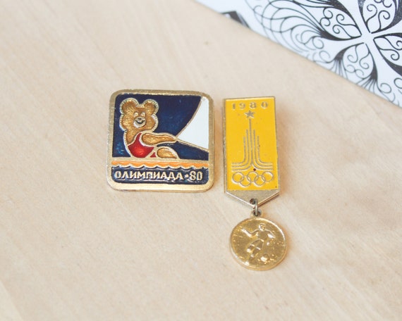 2 OLYMPIC BADGES Vintage/ 2 Olympic Badges, Bear … - image 2
