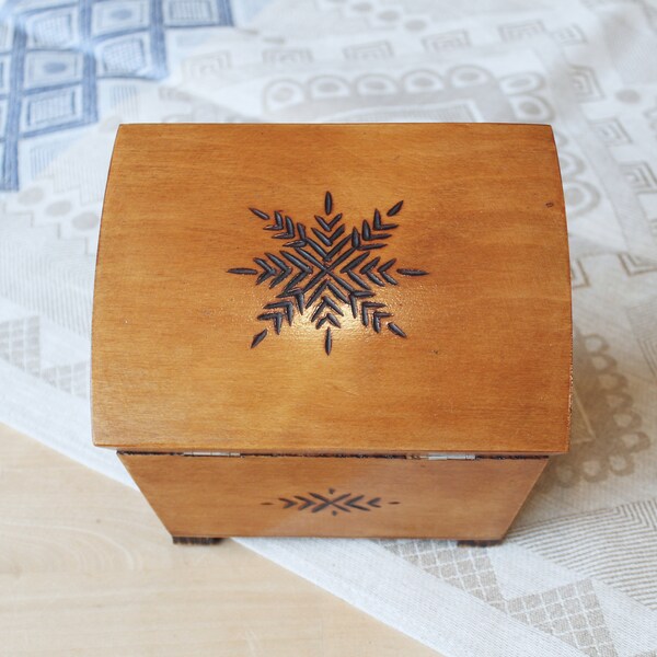 WOODEN BOX Latvian Vintage/ Wooden Box with Burned Ethnic Pattern/ Vintage Home Accessory/ Latvia