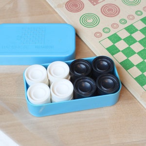チェッカーとデスク ヴィンテージ/プラスチック製チェッカーとカートンボード/ヴィンテージテーブルゲーム/ソ連