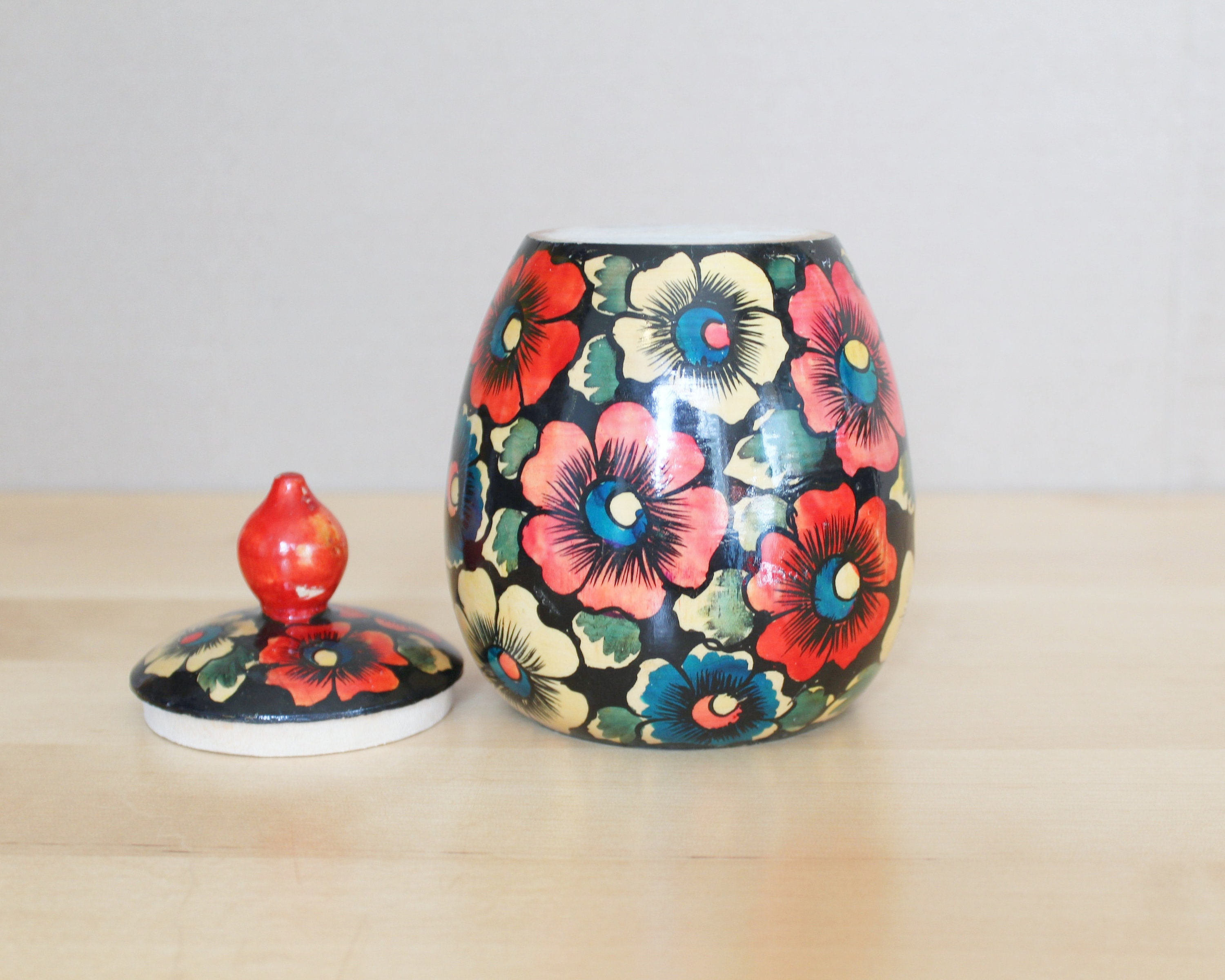 Pot / vase en bois laqué de l'URSS KHOKHLOMA objet de cuisine peint main