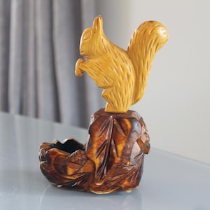SQUIRREL FIGURINE Vintage/ Wooden Squirrel and Bowl with Oak Leaves Pattern/ Vintage Home Decoration/ Latvia
