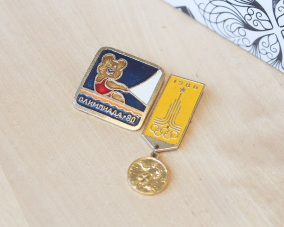 2 OLYMPIC BADGES Vintage/ 2 Olympic Badges, Bear … - image 1