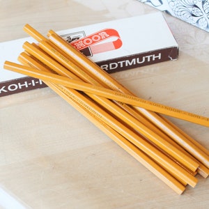 10 PENCILS KOOH-I-NOOR Vintage/ 10 Graphite Pencils Hardtmuth Koh-I-Noor in Box/  Vintage Drawing Supplies/ Czechoslovakia