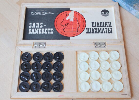 CHESS & CHECKERS GAME Vintage/ Plastic Chess, Checkers in Wooden
