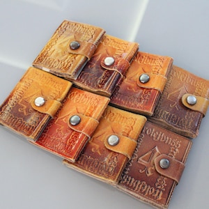 CUSTODIA IN PELLE per biglietti Vintage/Custodia in pelle piccola con motivo DIGITS/Accessorio in pelle vintage/Lettonia
