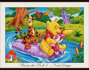 Puede incluir: Winnie de Pooh y Tigger flotan río abajo en una balsa morada. Están rodeados de árboles verdes y agua azul. El texto "Winnie the Pooh 7 - Neni Design" está en la parte inferior de la imagen.