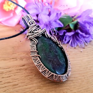 Uvarovite Garnet Gemstone Copper Pendant Necklace Wire Wrap Pendant Copper Jewellery Healing Crystal Garnet Pendant Healing Crystals