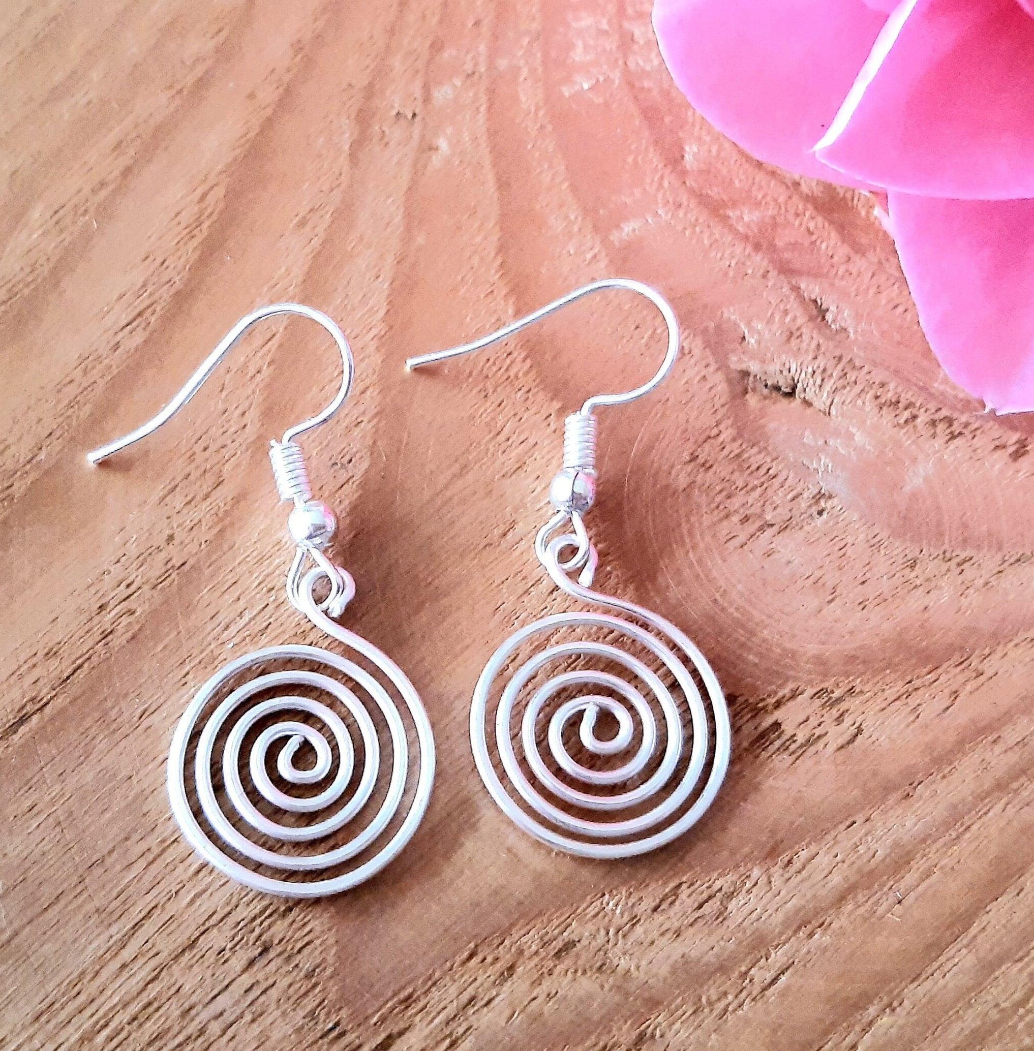 Celtic wire best sale jewelry
