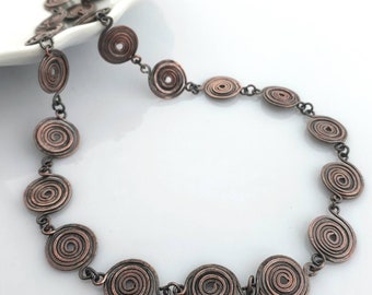Rustikt kopparspiralhalsband: Boho keltiska smycken