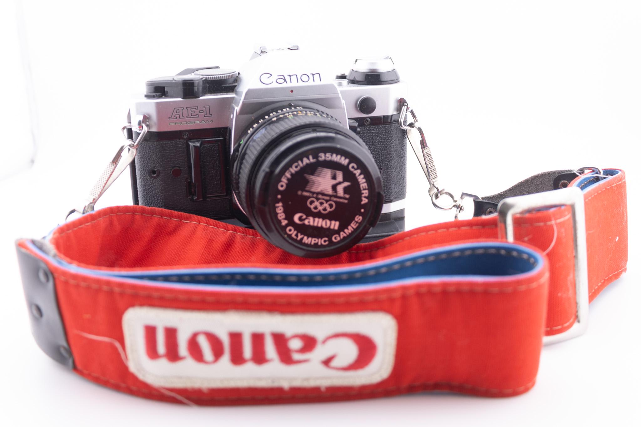Canon AE-1 Program　ボディ　キャップ　ストラップ Canon AE-1 Program ボディ キャップ ストラップ