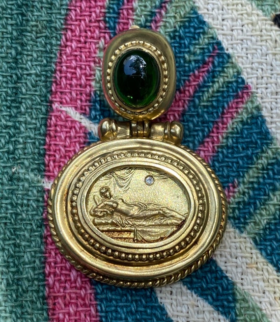 Green Tourmaline Cabochon 18k gold Athena pendant