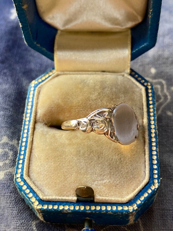 Antique Signet Ring 14k Gold Ring size 6.5 - image 2