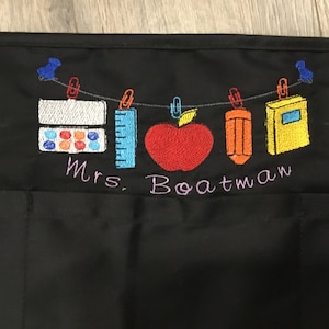 Lehrer zurück in die Schule personalisierte gestickte halbe Schürze-Drei Taschen Taille Schürze-Küche Bäcker-Herren Frau personalisierte Geschenk