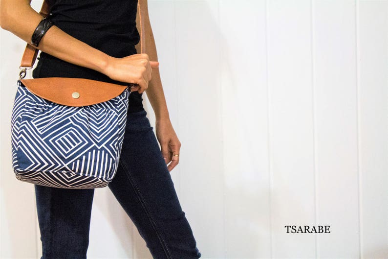 Cute camera bag with leather strap / Padded crossbody camera Etsy